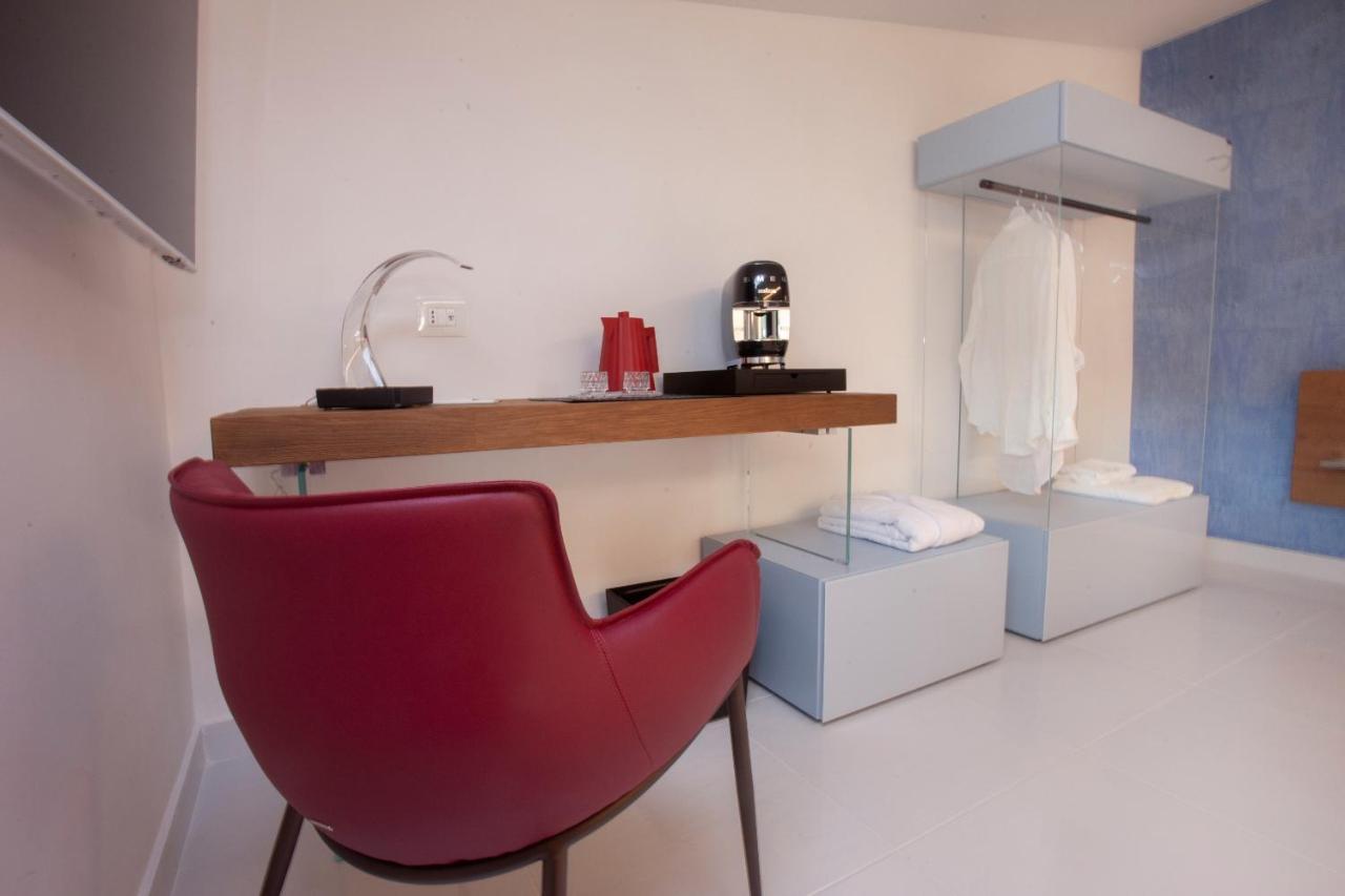 Aquamaris Design Suite & Spa Paestum Exteriör bild