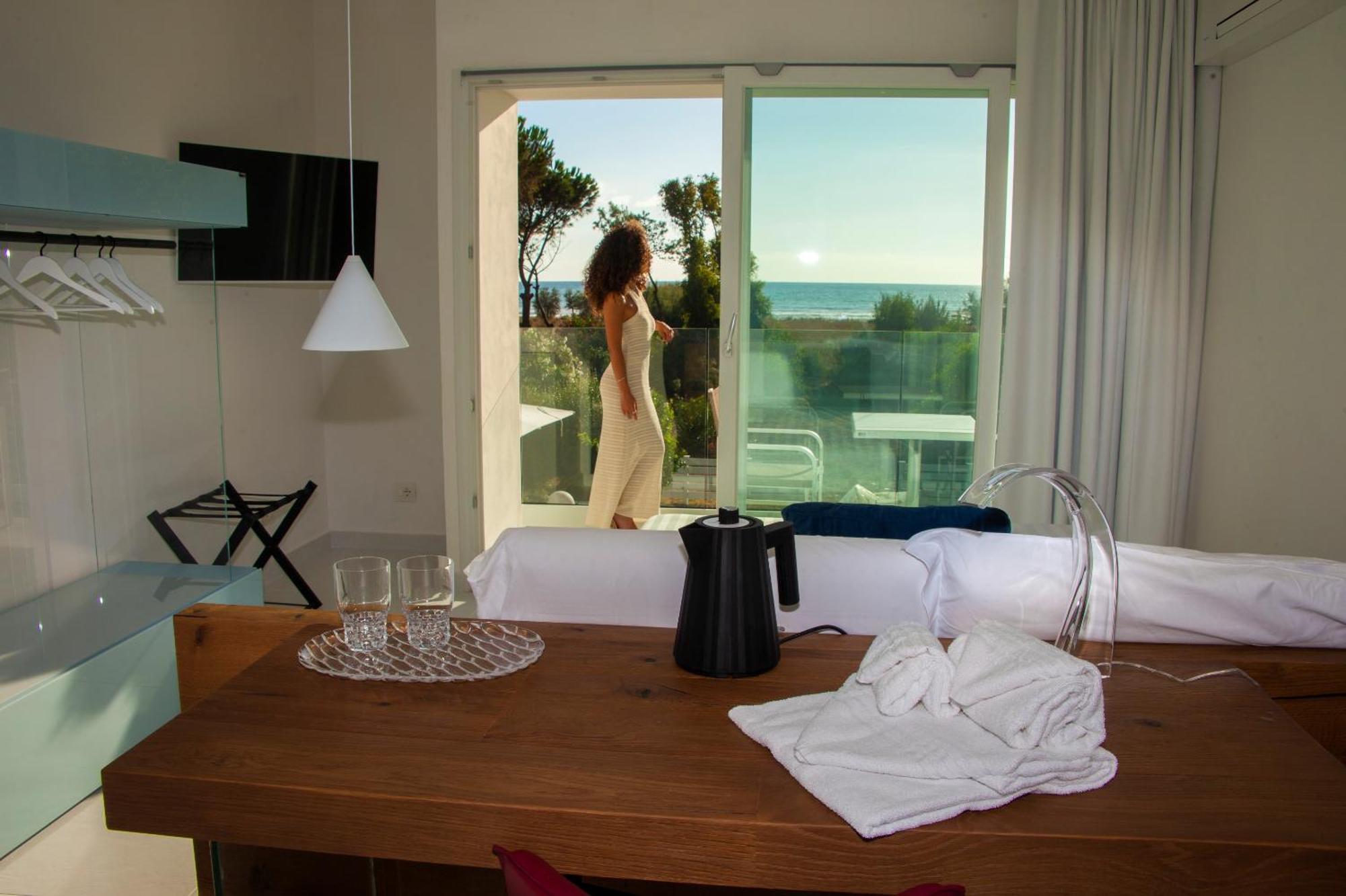 Aquamaris Design Suite & Spa Paestum Exteriör bild