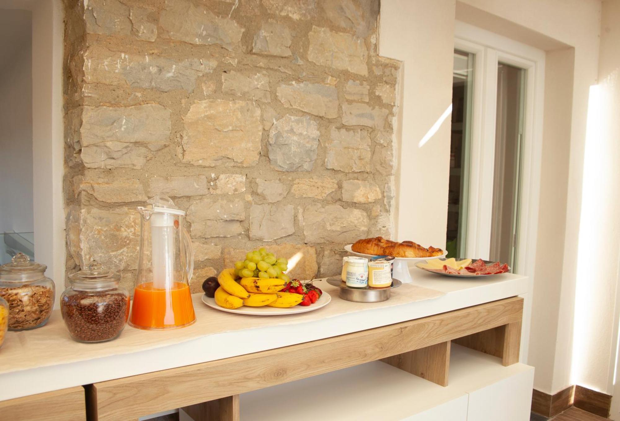 Aquamaris Design Suite & Spa Paestum Exteriör bild