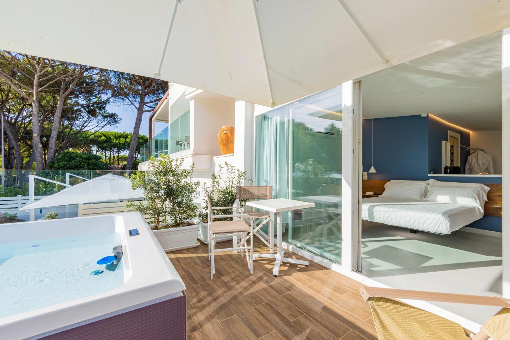 Aquamaris Design Suite & Spa Paestum Exteriör bild