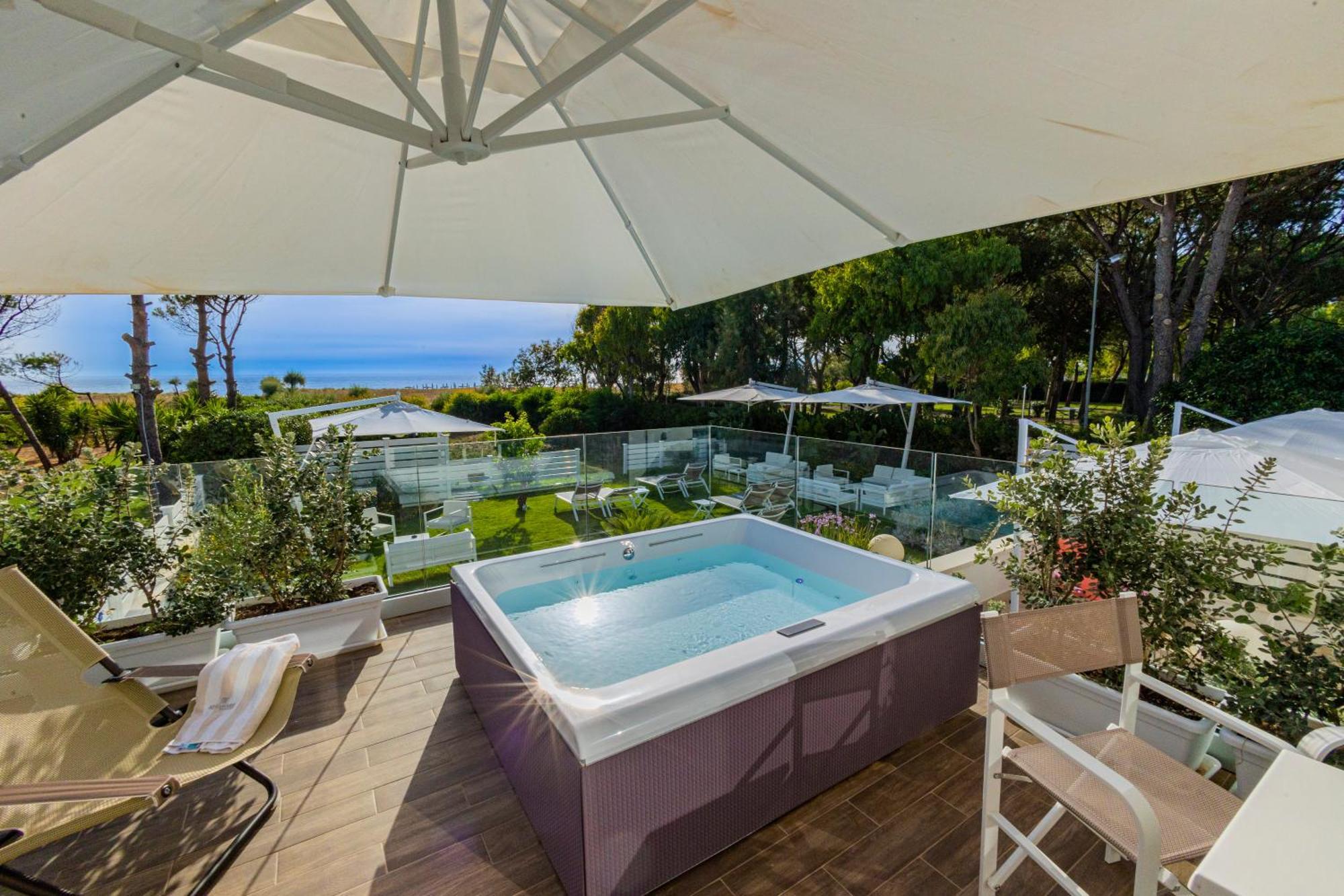 Aquamaris Design Suite & Spa Paestum Exteriör bild